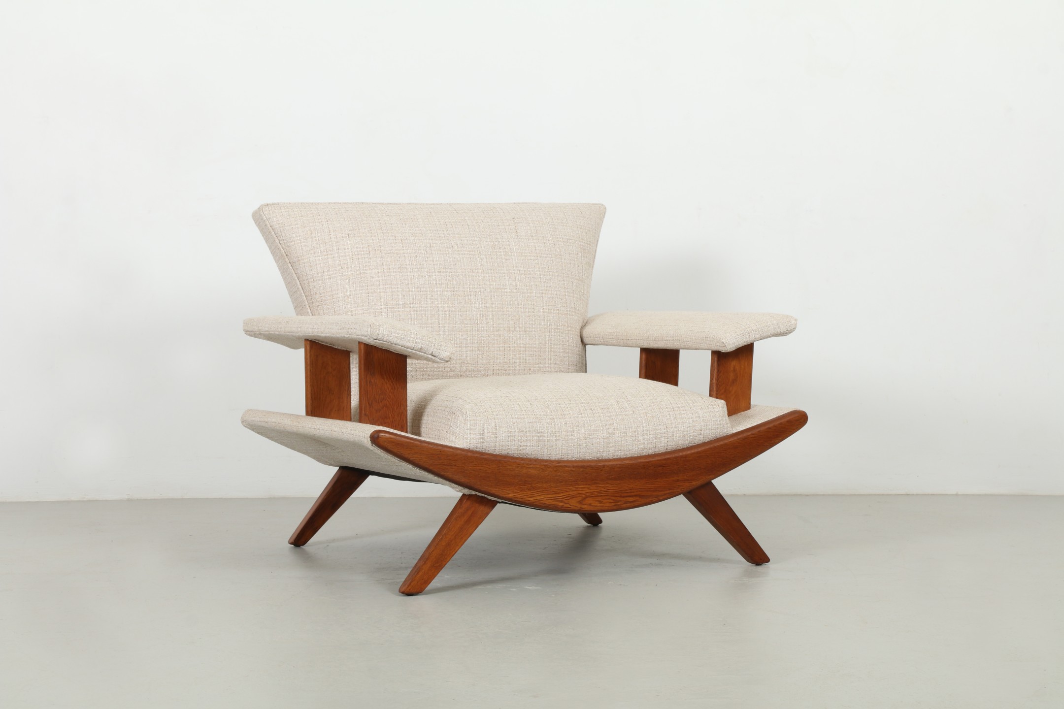 Deluxe NZ Made 'Hollywood' Banana Armchair by JMK Furnishing