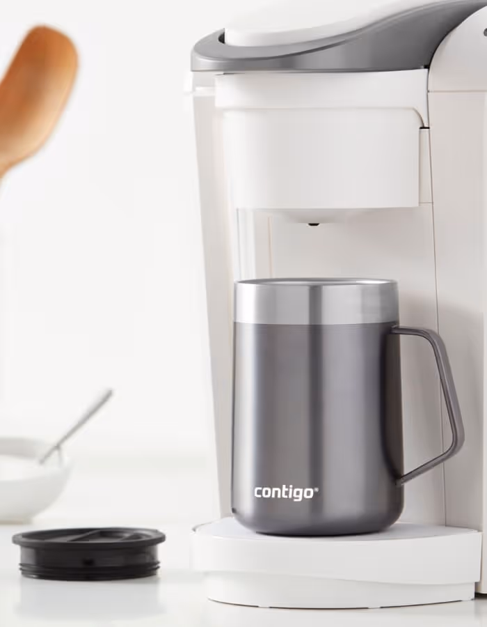 Isoliertasse passt unter Kaffeemaschine
