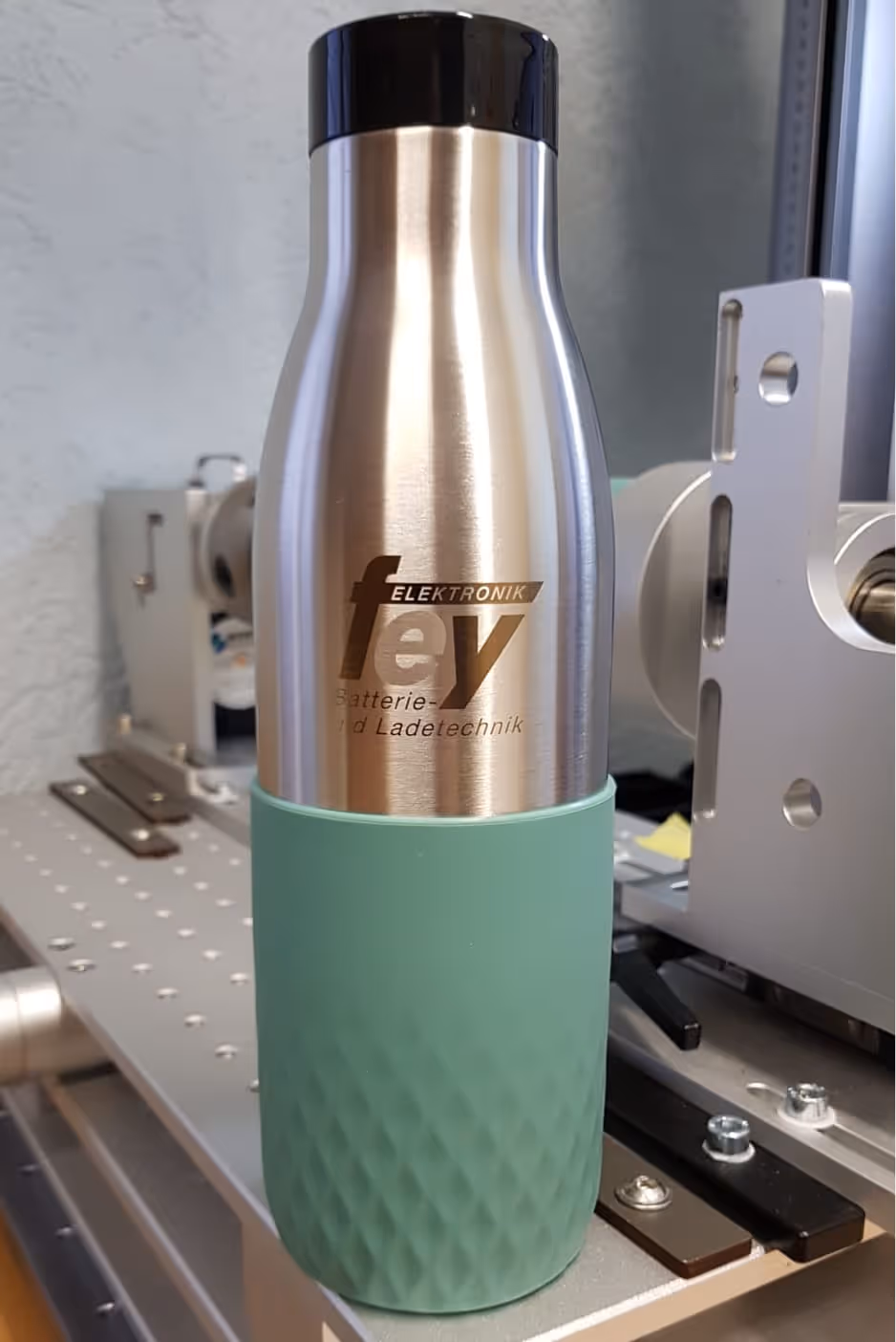 Emsa sleeve petrol graviert mit Firmenname und Logo