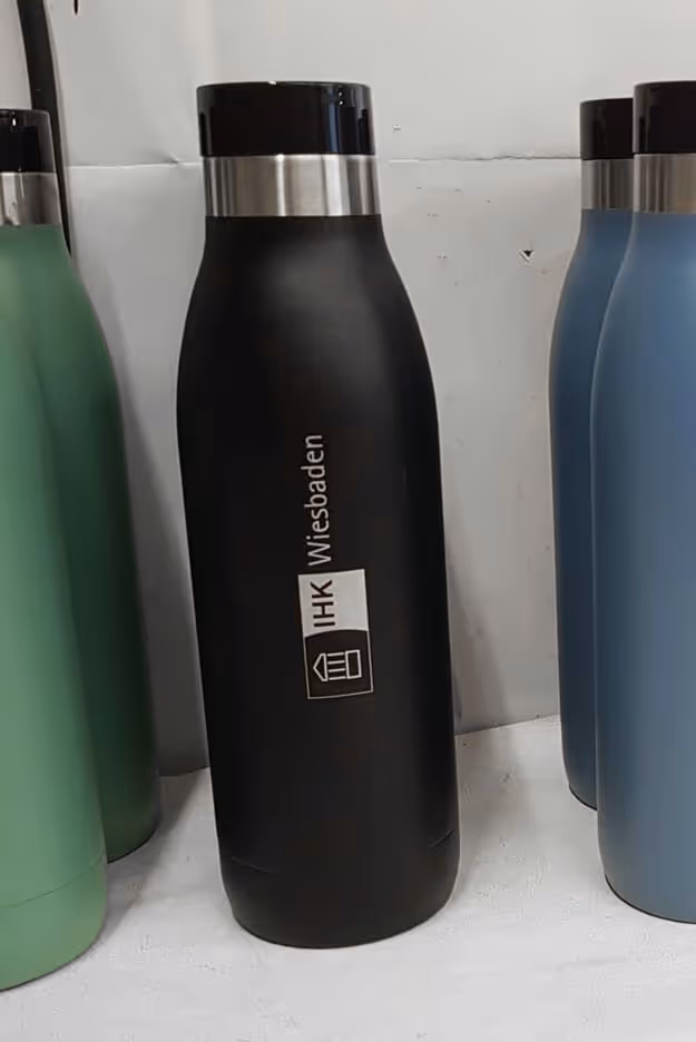 Trinkflasche für Kaltgetränke von Emsa mit Logo graviert für Firmen als Mitarbeitergeschenk