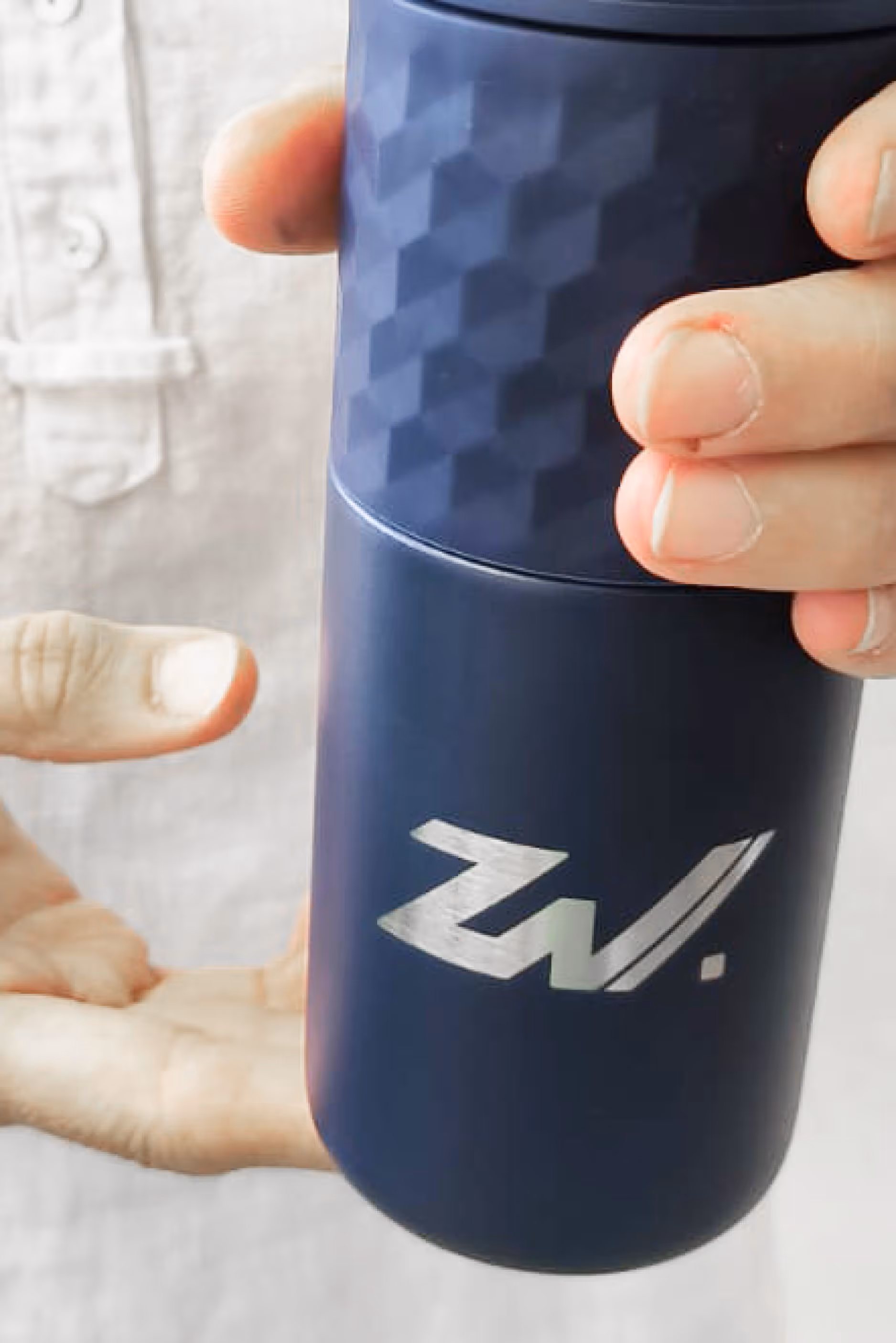 Emsa sleeve petrol graviert mit Firmenname und Logo