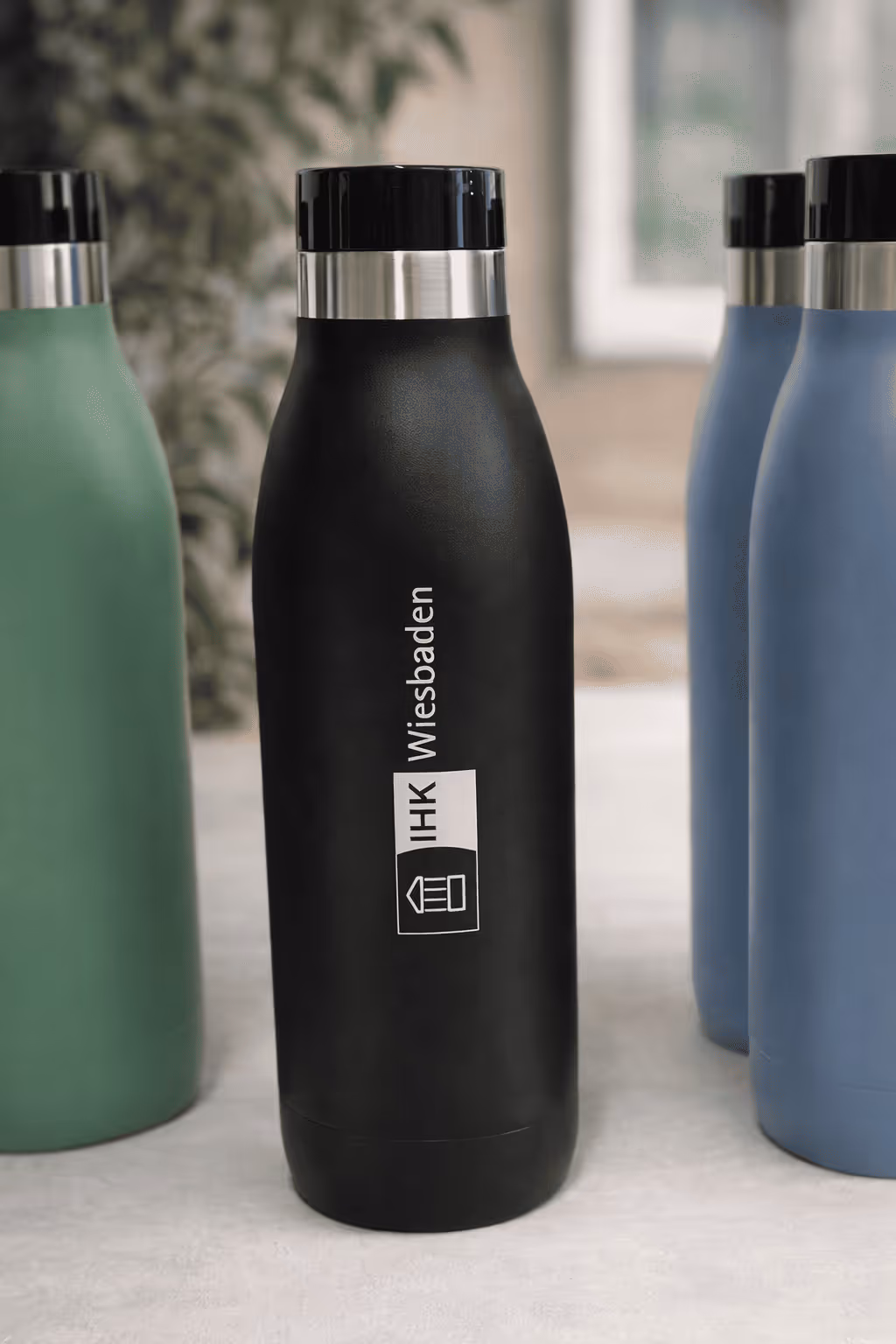 Emsa Flasche graviert bluDrop schwarz mit Lasergravur Kundenlogo