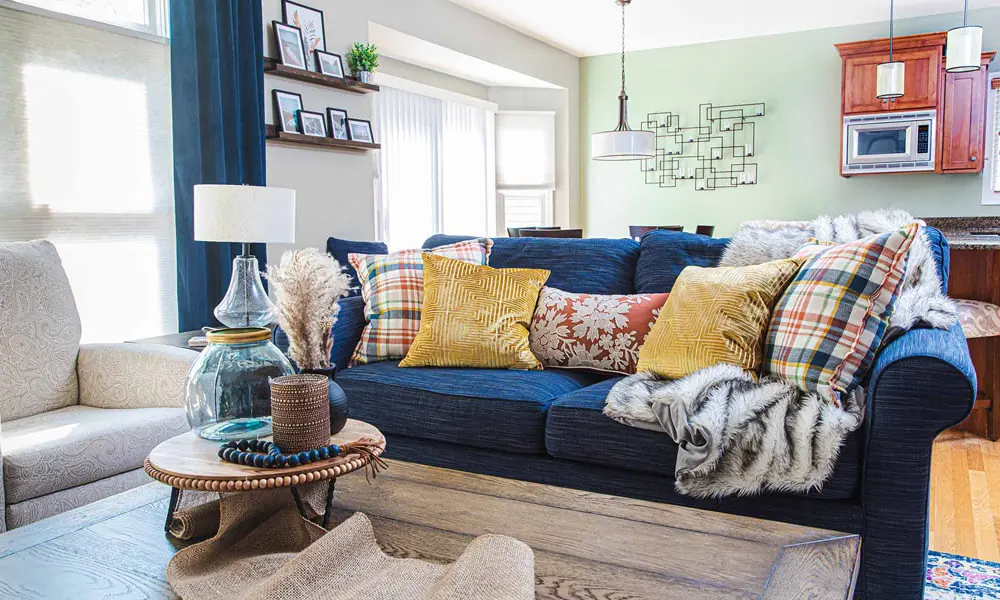 Sofa with chairs