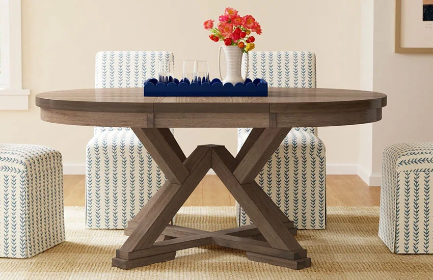 Extendable Round Dining Table with Flowers