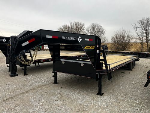 2025 Diamond T 32' Low-Pro Flatdeck w/Singles