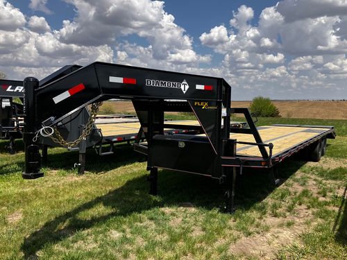 2025 Diamond T 32' Low-Pro Flatdeck w/12k Duals