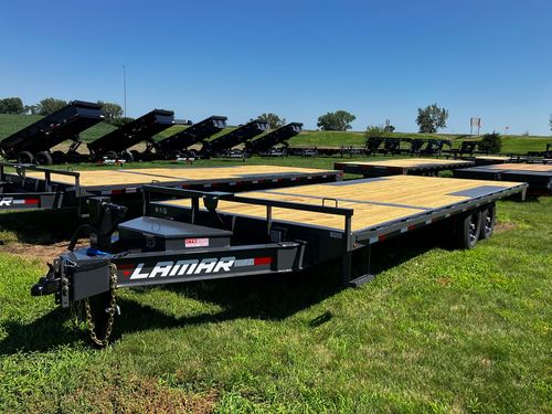 2026 Lamar F8 22'x102" Bumper Pull Deckover