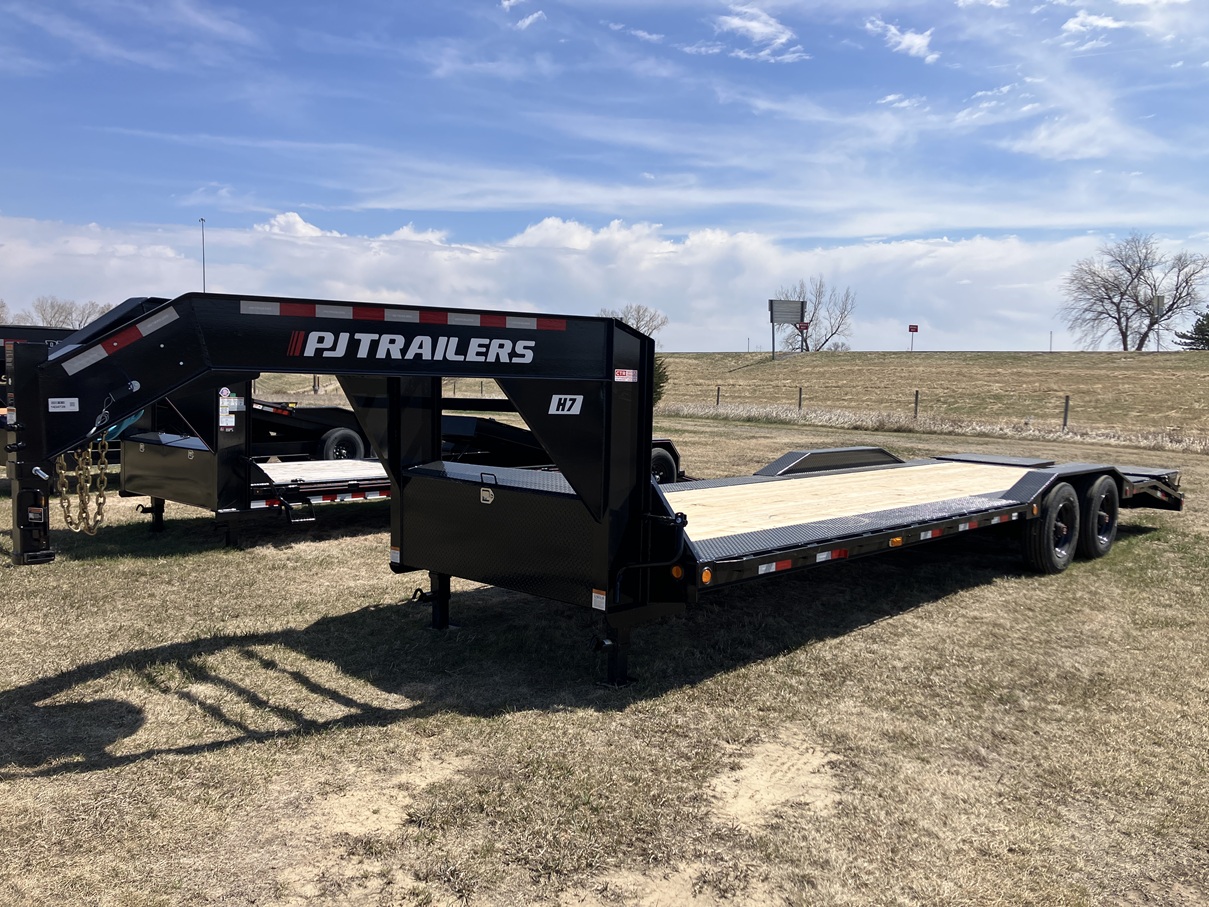 2026 PJ Trailers Pro-Beam Super Wide Gooseneck w/10k Axles 
