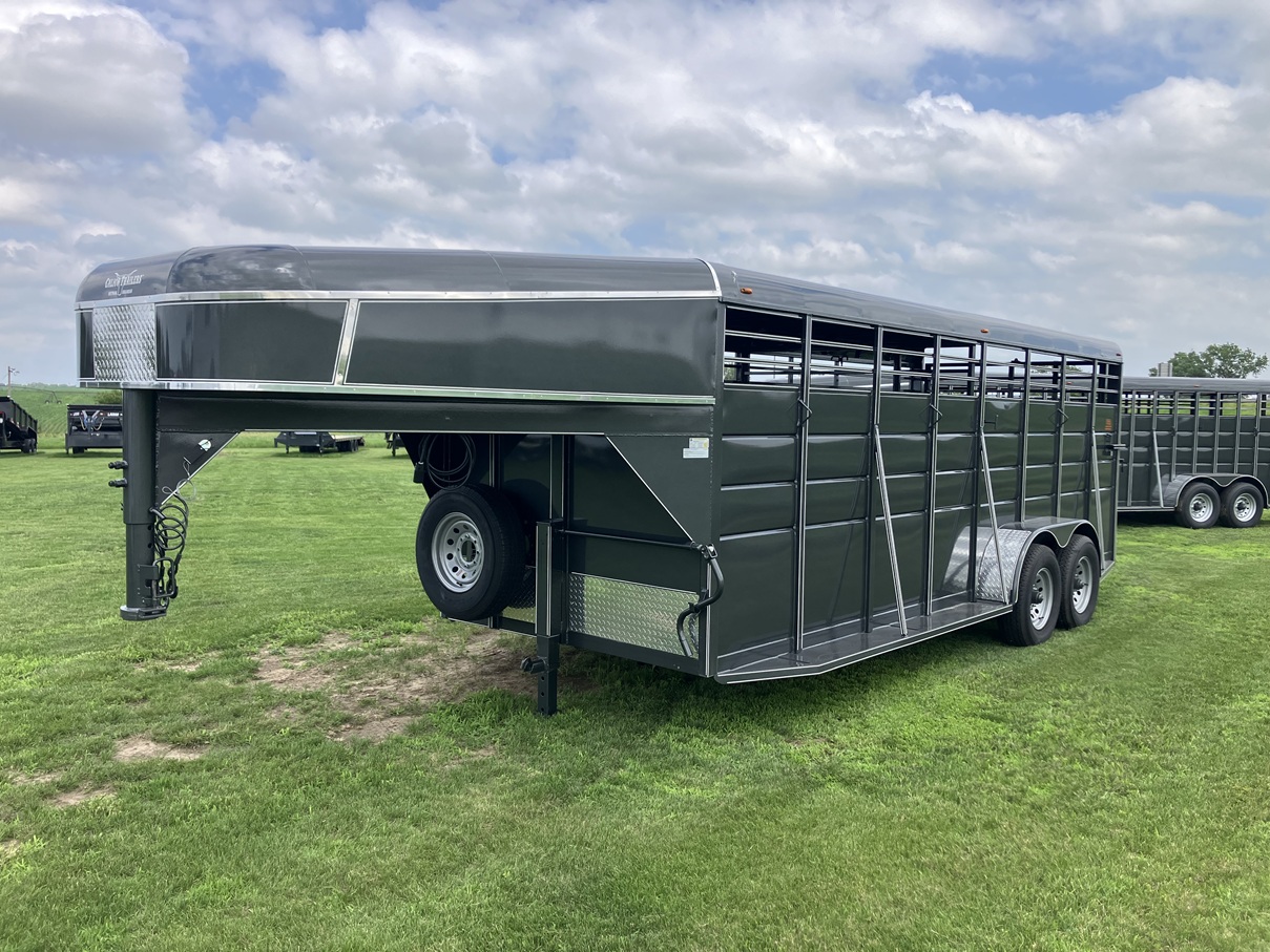 2026 Calico 20' Gooseneck Stock Trailer 