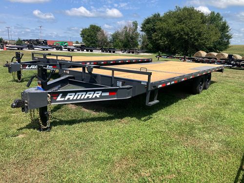 2027 Lamar F8 22'x102" Bumper Pull Deckover