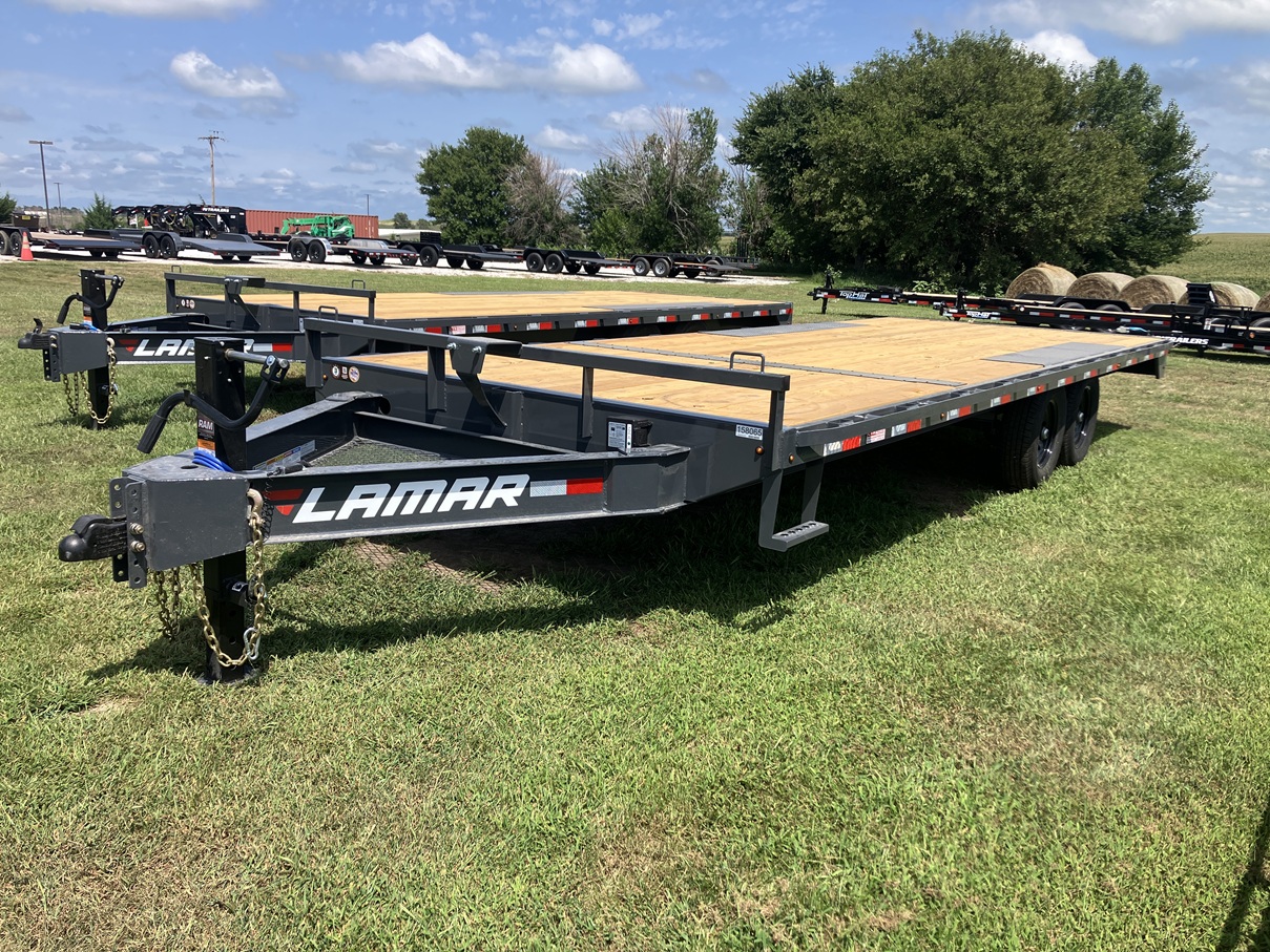 2027 Lamar F8 22'x102" Bumper Pull Deckover 