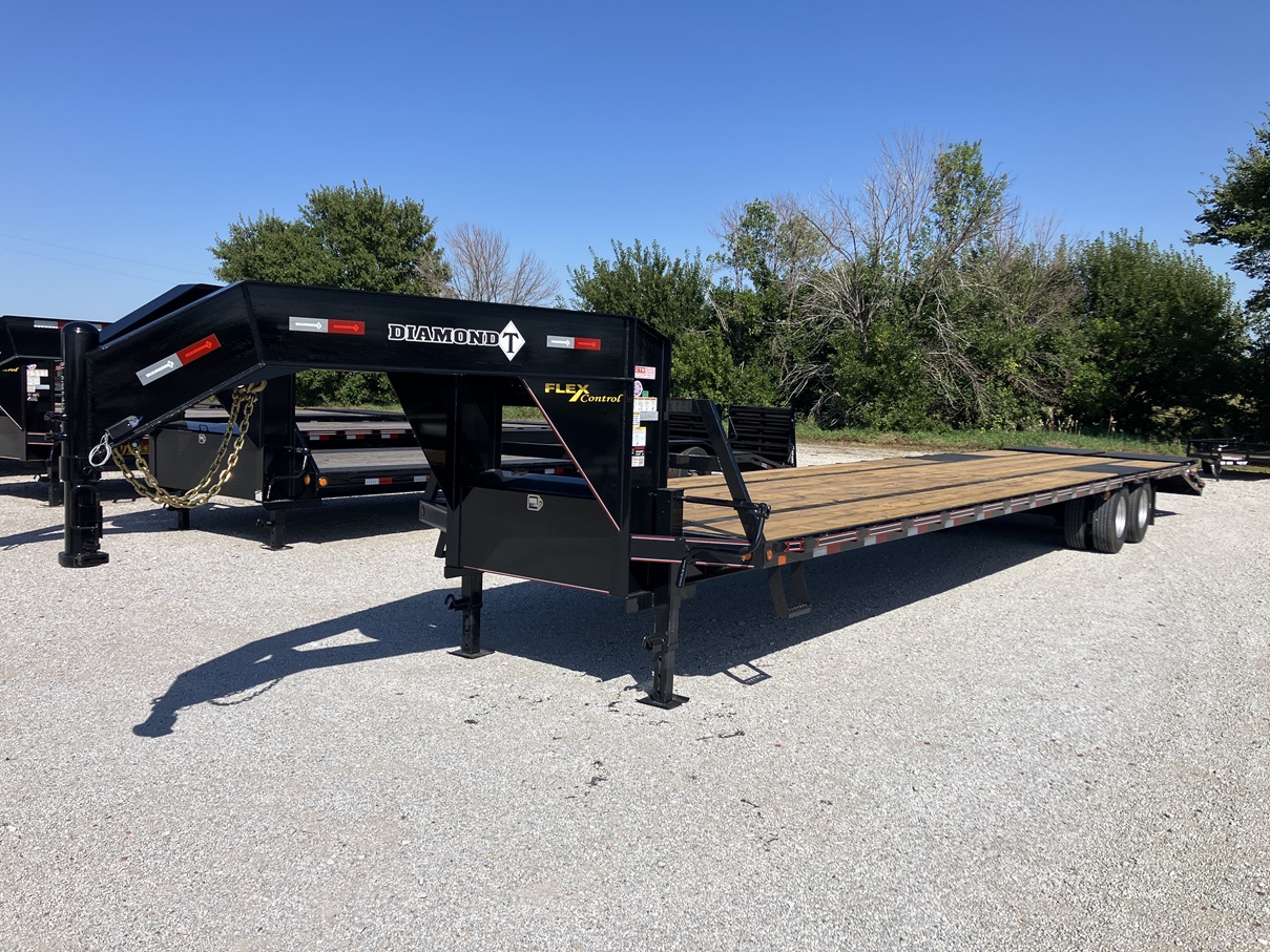 2027 Diamond T 40' x 102" Low-Pro Flatdeck w/Duals 