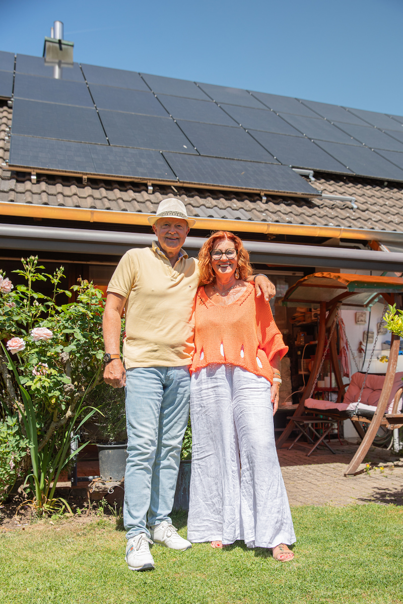 Enpal Kunden mit ihrer Enpal Energielösung