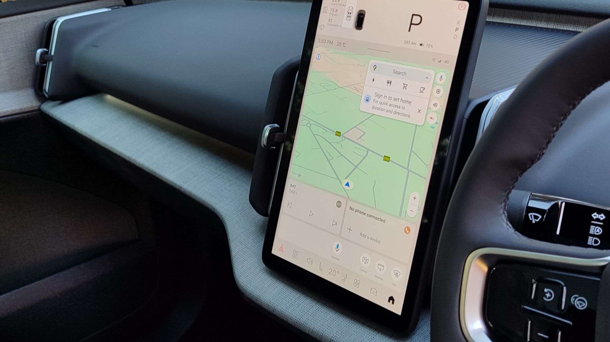 The Volvo EX30 has practically no buttons on the inside. 