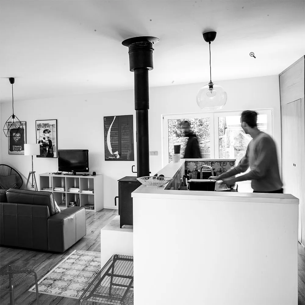 Pohled do kuchyně při vaření