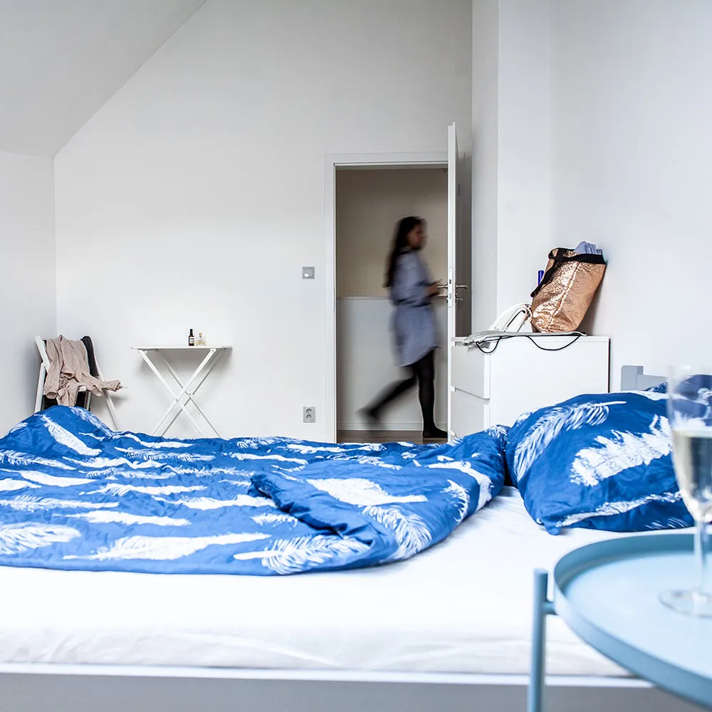 Ložnice s manželskou postelí