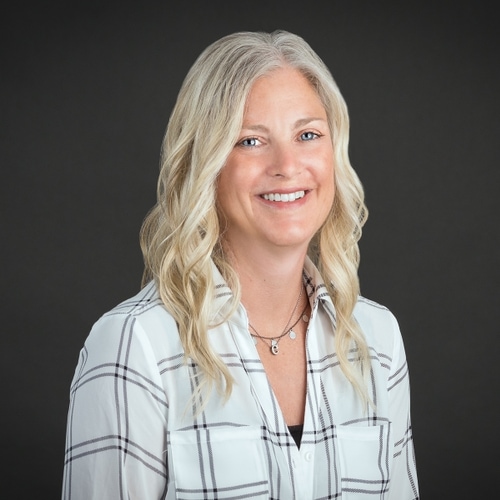 Elizabeth Robbins headshot