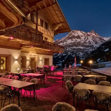 Terrasse de l’Hotel Aspen à Grindelwald – photographie d’hôtel GRAPHYT