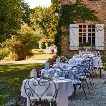 Terrasse de l’Hôtel La Métairie en Périgord – photographie d’hôtel GRAPHYT
