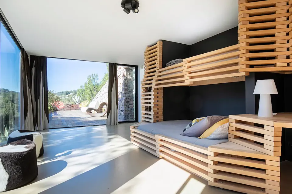AirBnB Villa On The Rocks In Bandol, France