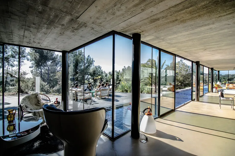 AirBnB Villa On The Rocks In Bandol, France