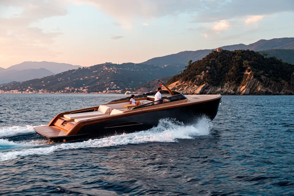 Castagnola Heritage 9.9 Yacht