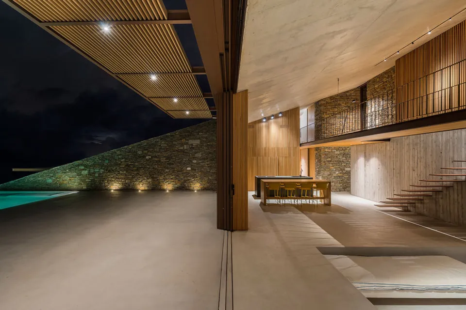 Ncaved House
