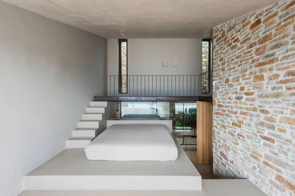 Ncaved House