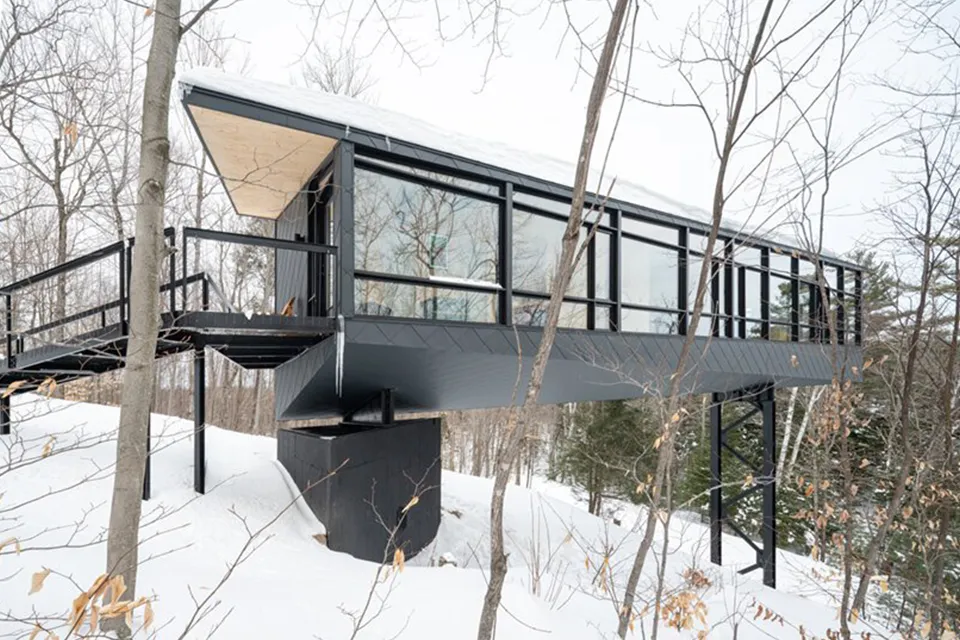 M.o.r.e. Cabin