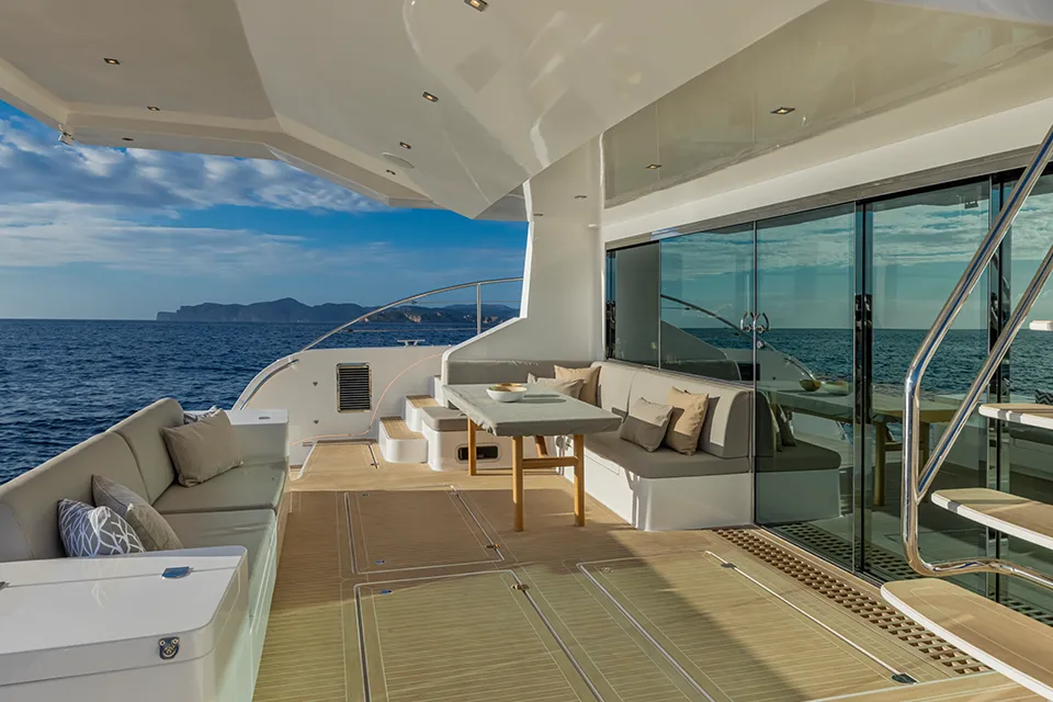 Silent-Yachts Silent 60 Solar Electric Catamaran