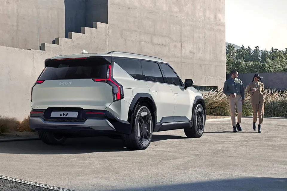 Kia EV9 SUV – A Three-Row SUV That Packs a Revolutionary Punch