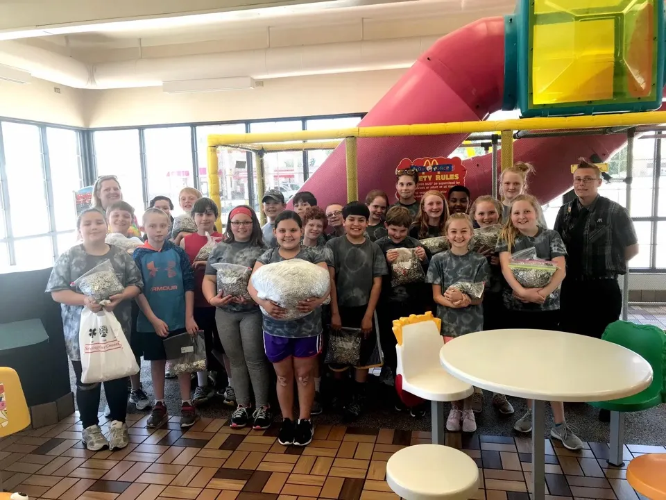 5th grade class collected 64lbs of pop tabs for the RMHC!