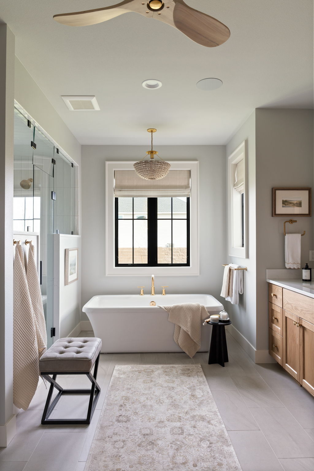 modern rustic cottage - Bathroom