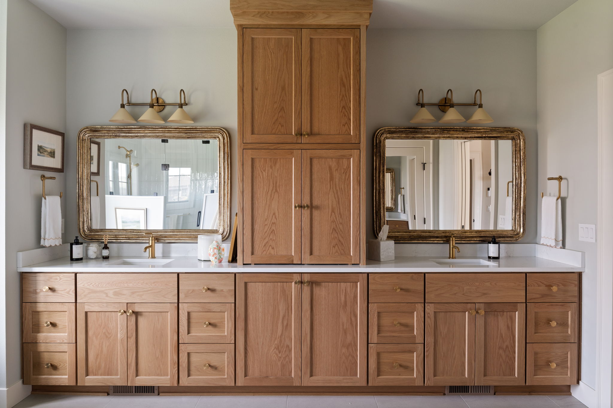 modern rustic cottage - Bathroom