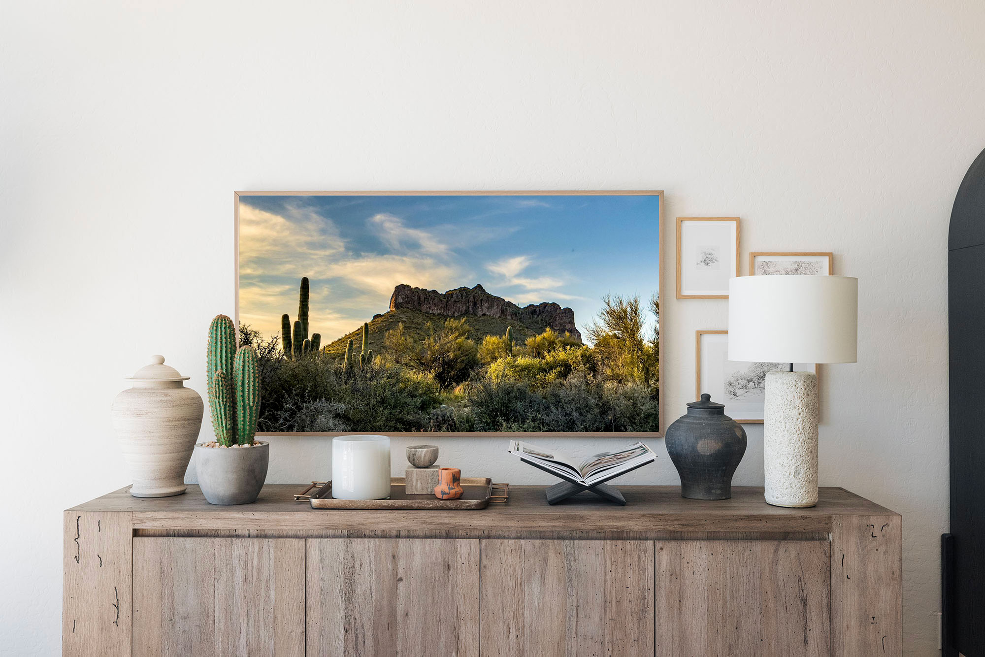 Dining room with Samsung Frame TV