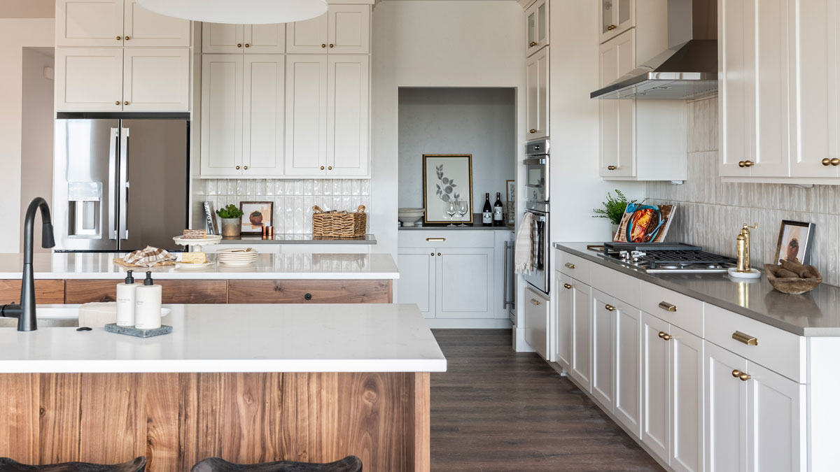 Large kitchen design in Kennewick WA