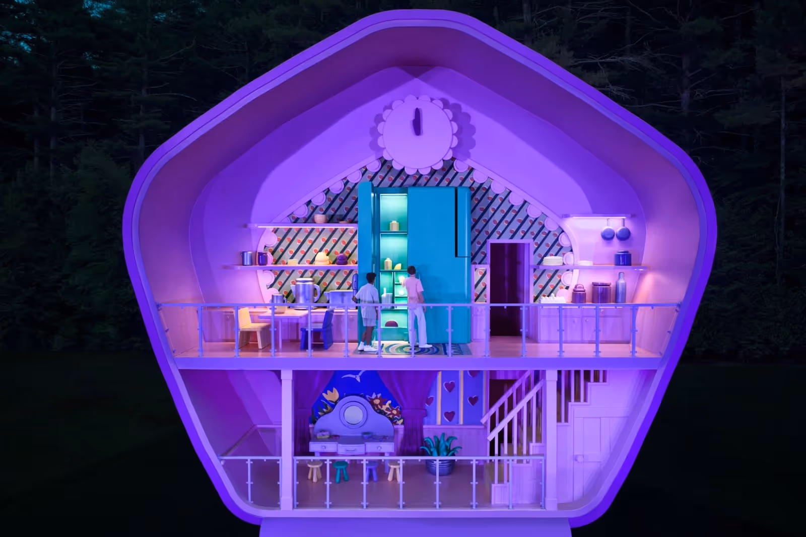 Airbnb: #PollyPocket Campaign