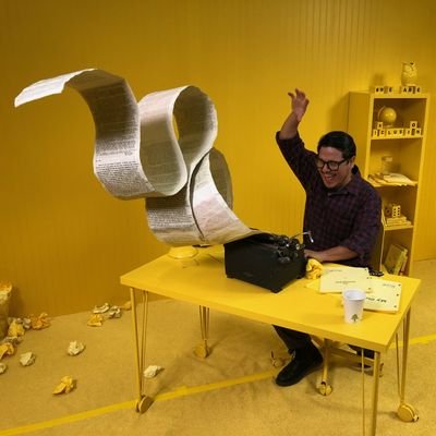 Jonathan Yomayuza typing