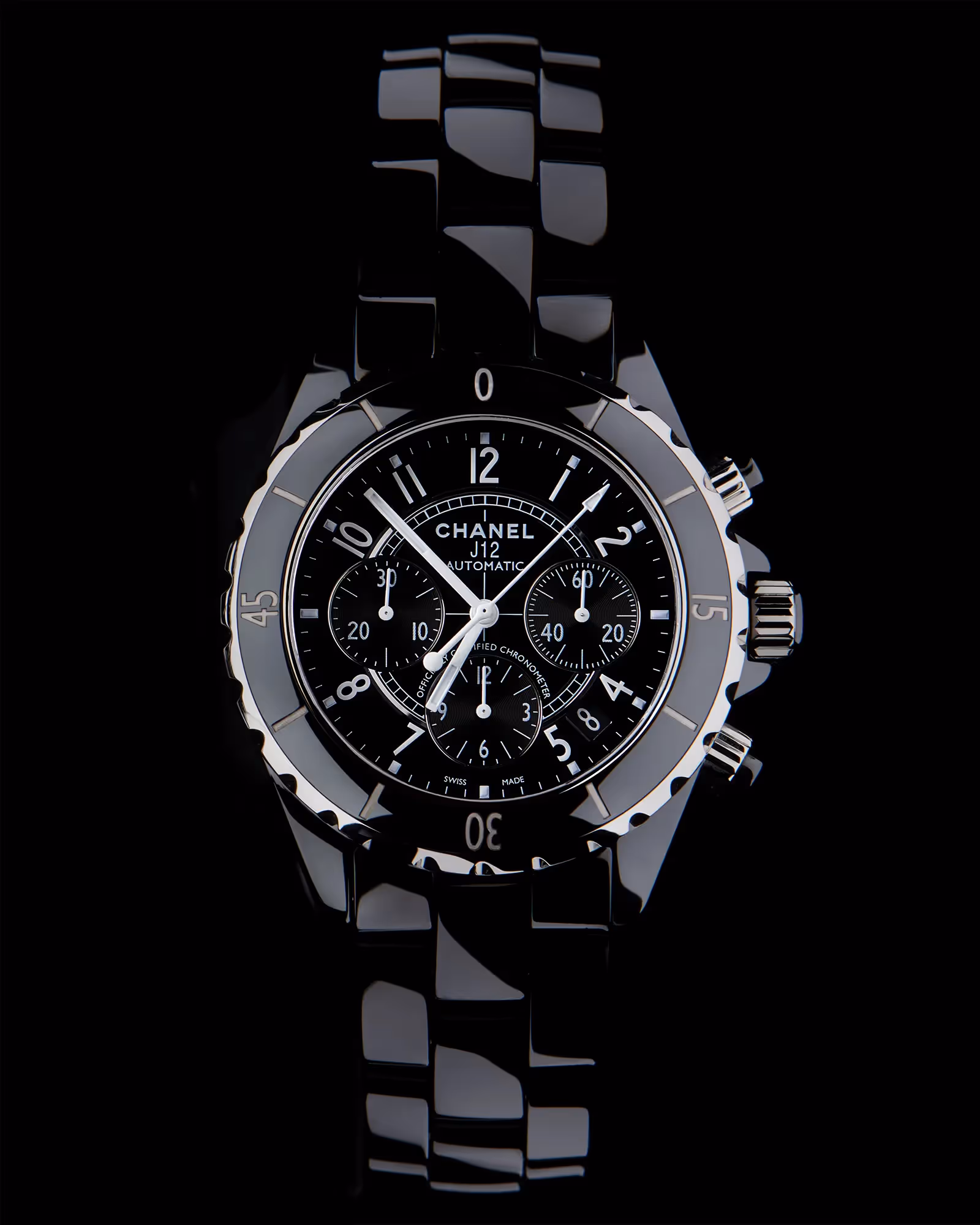 photographe de montres de luxe Chanel j12, photographiée au studio par philippe hahn