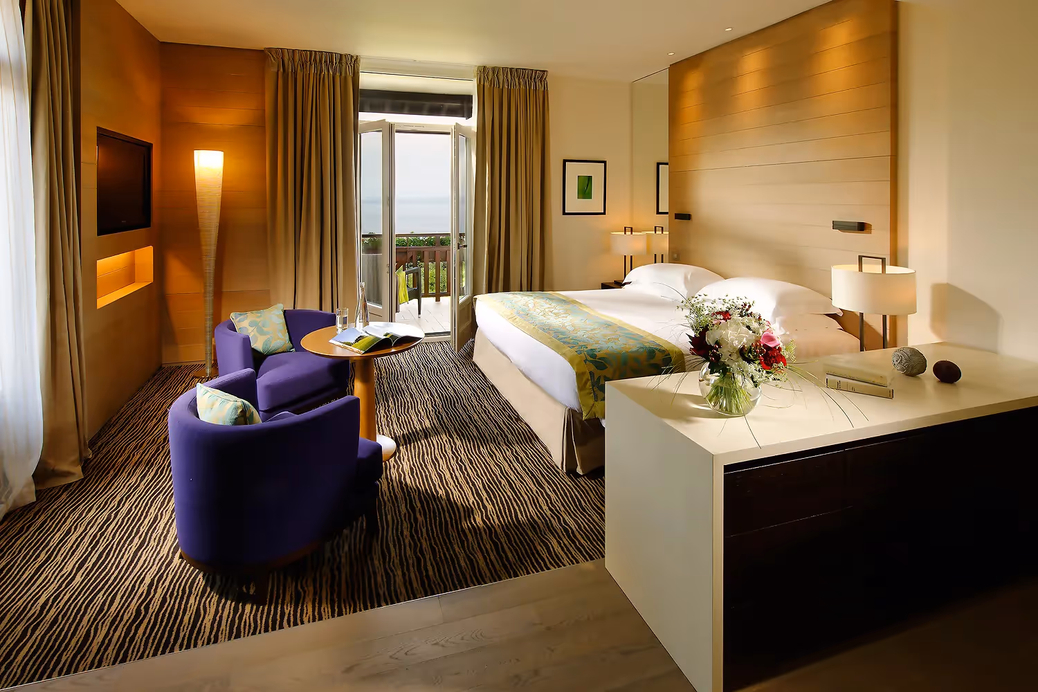photo de la chambre double de l'hôtel ermitage à évian les bains