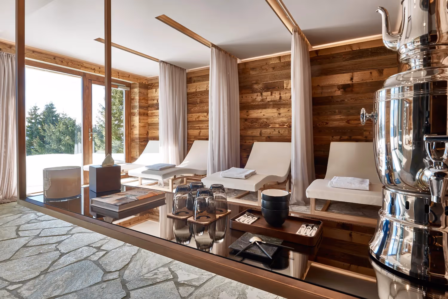 salle de repos au spa de hotel chandolin