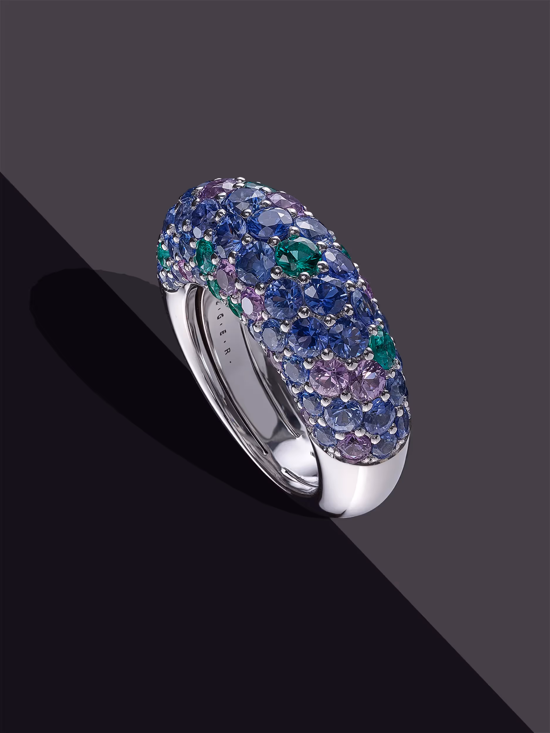 bague boule avec des pierres de couleur, photographe de bijoux philippe hahn