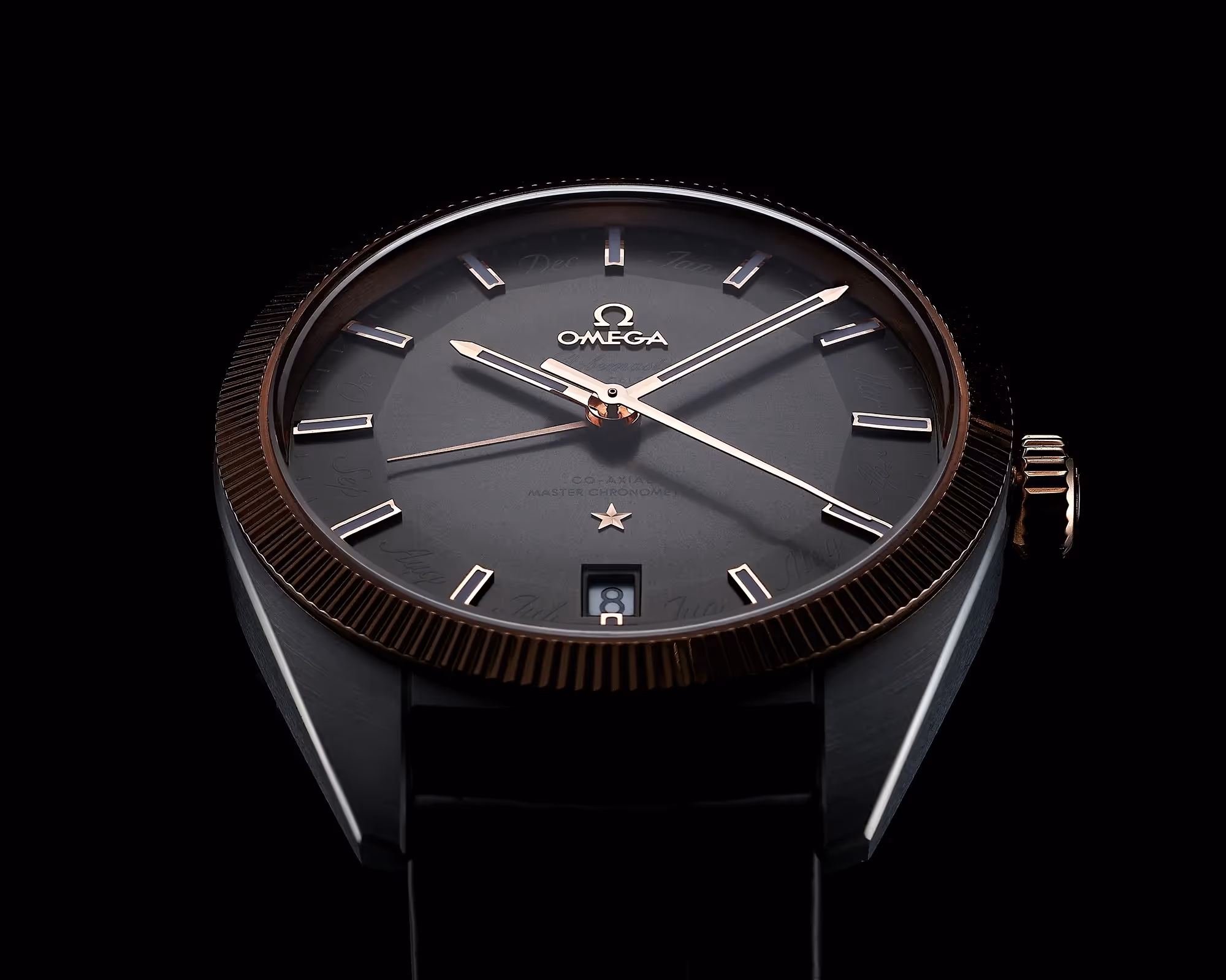 vue de 3/4 dessus la montre omega globemaster