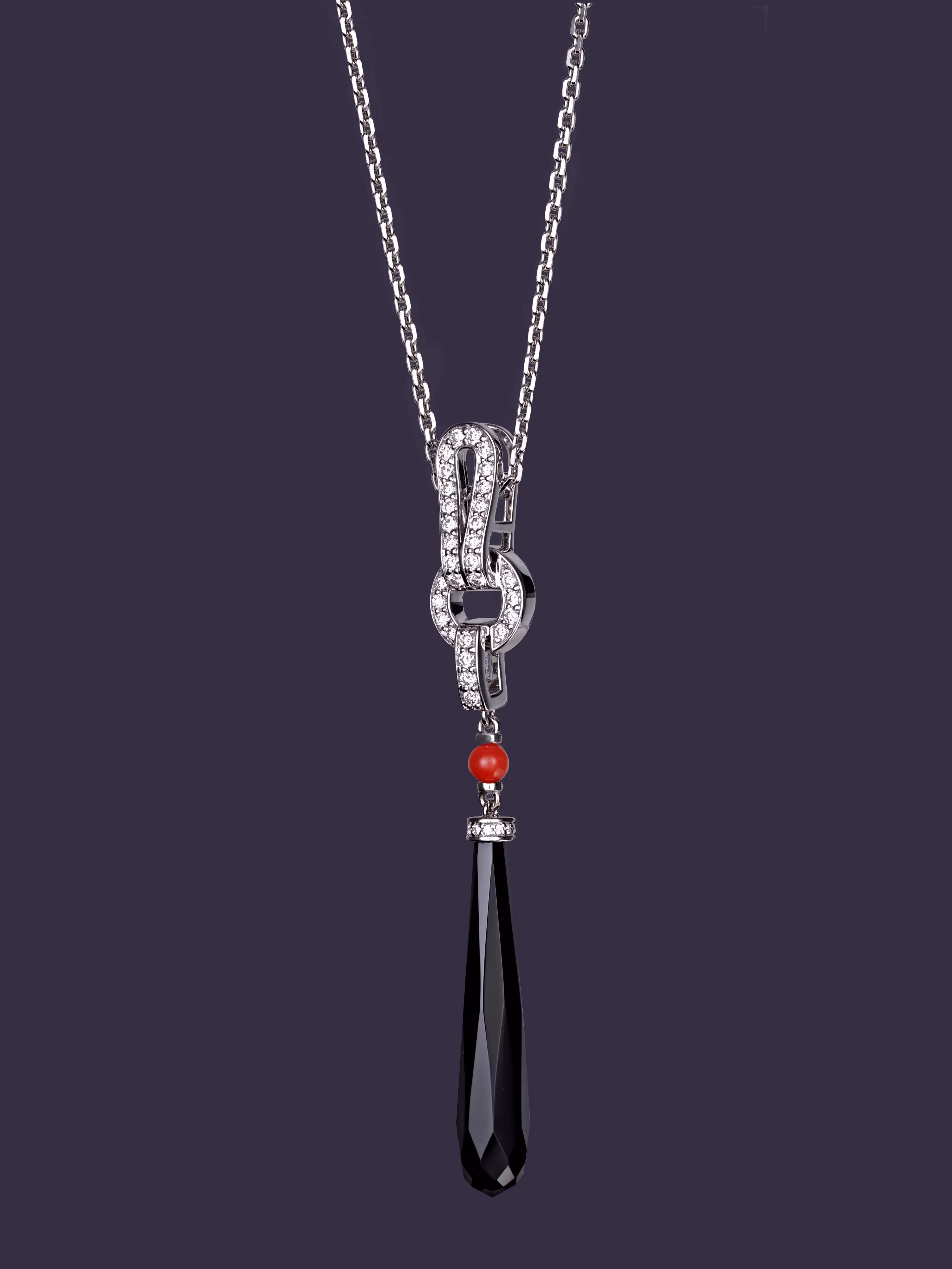 photographe de bijou pendentif en onyx noir et diamants