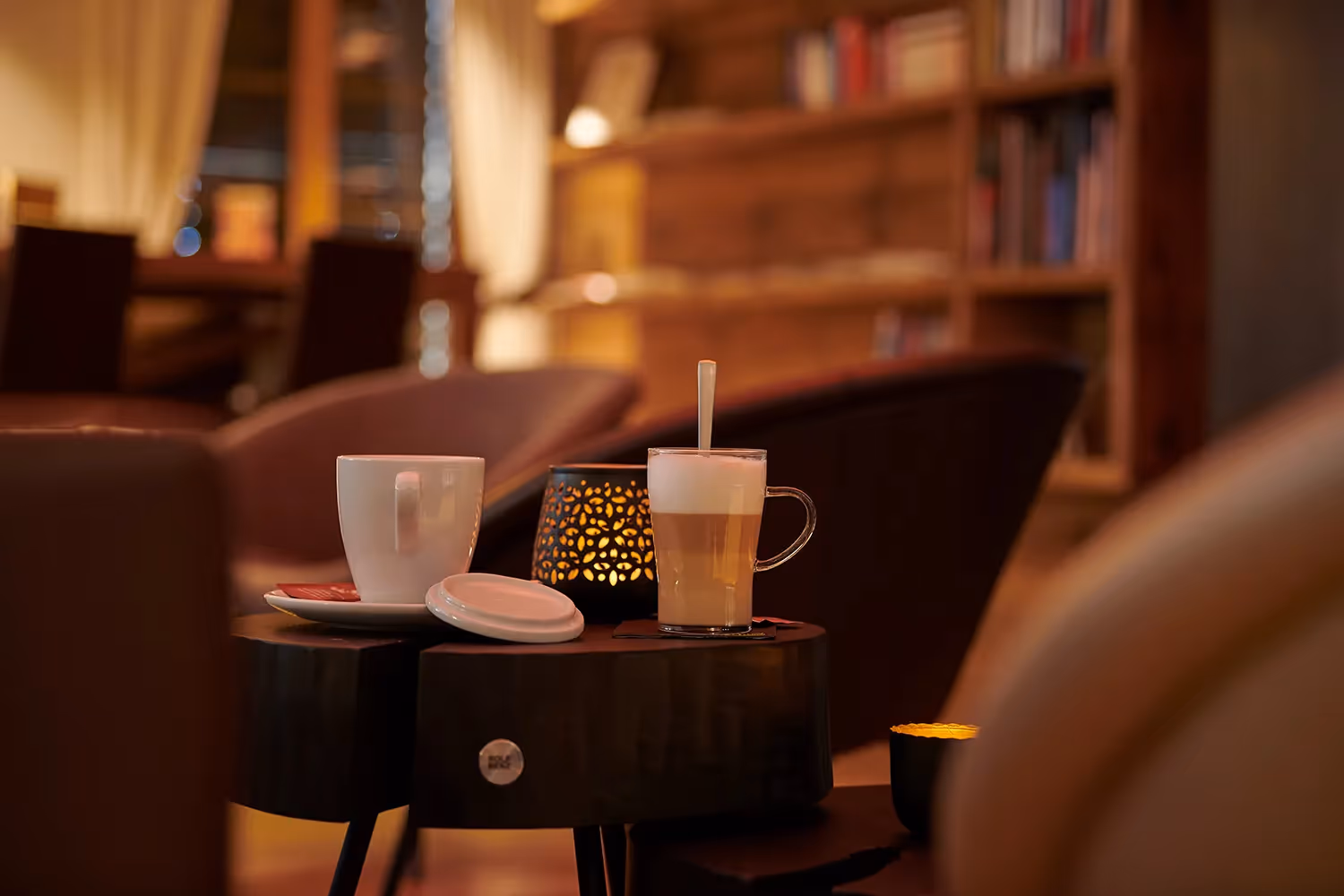Détente autour d'un café macchiato à l' hôtel Aspen de Grindelwald en suisse