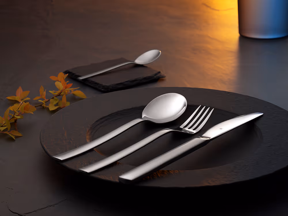 photo de studio de couverts de table de la marque wmf collection nuova