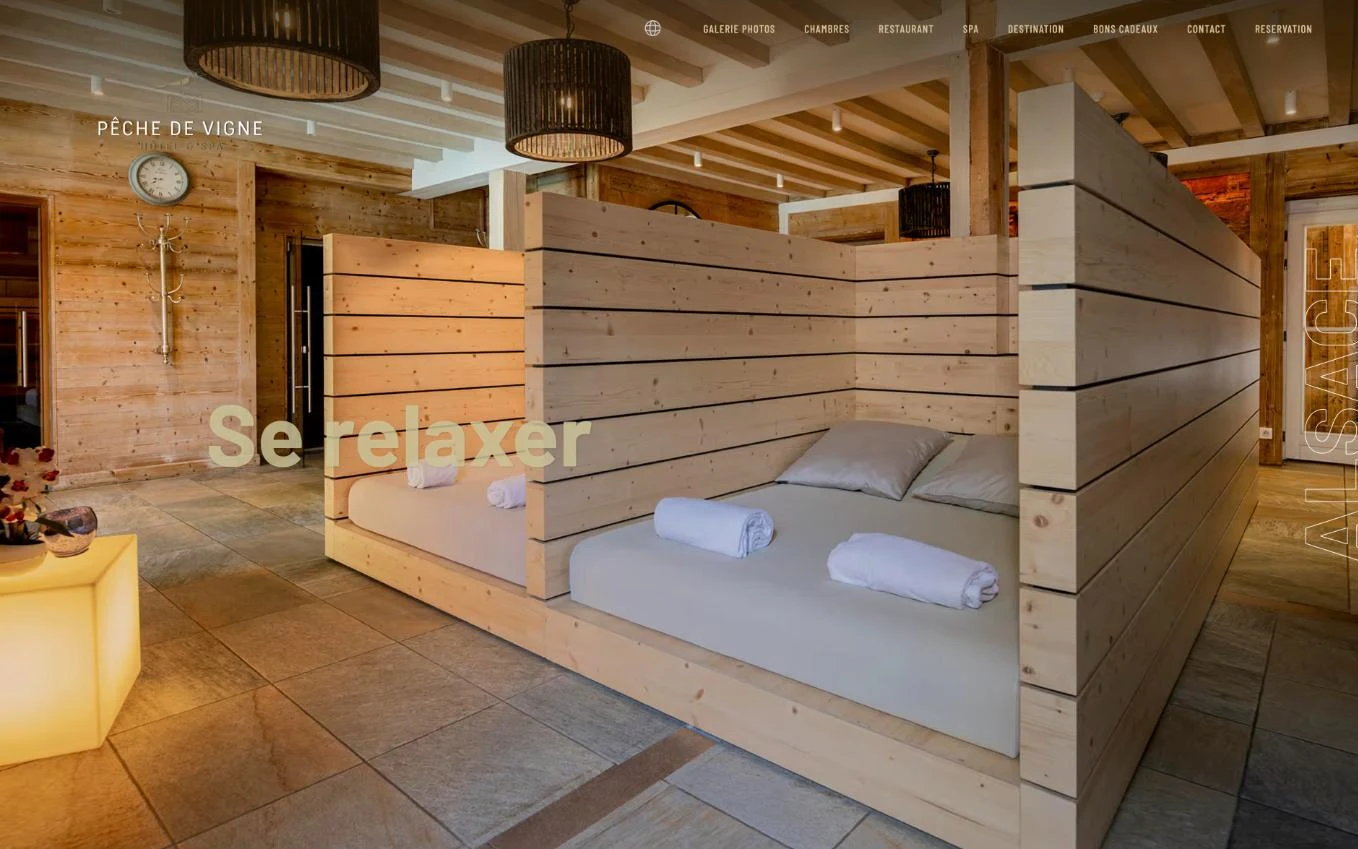 Site web de l’Hôtel Pêche de Vigne conçu par GRAPHYT – écran 1