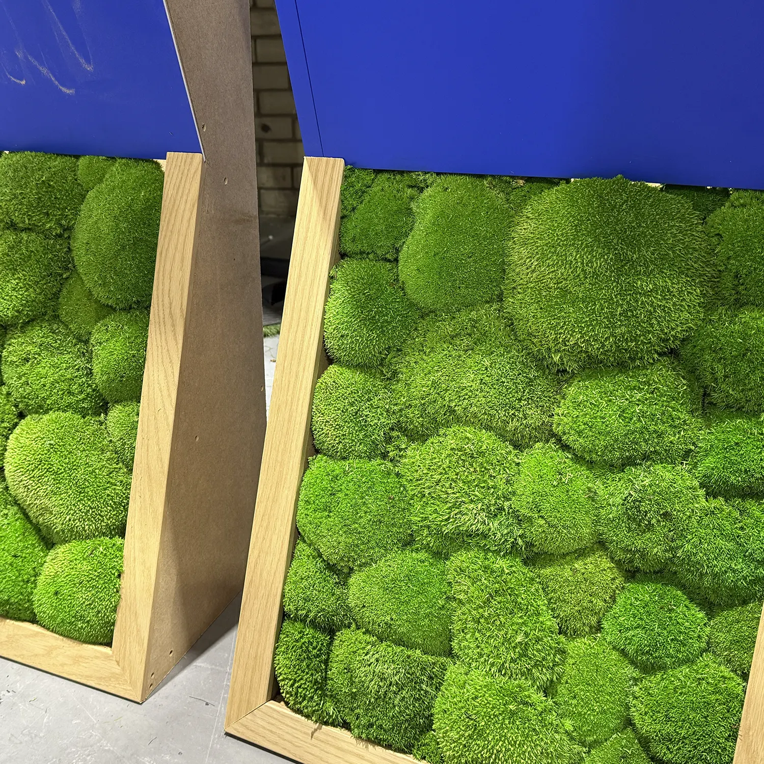 Production of custom HP exhibition graphics and stand elements before event installation