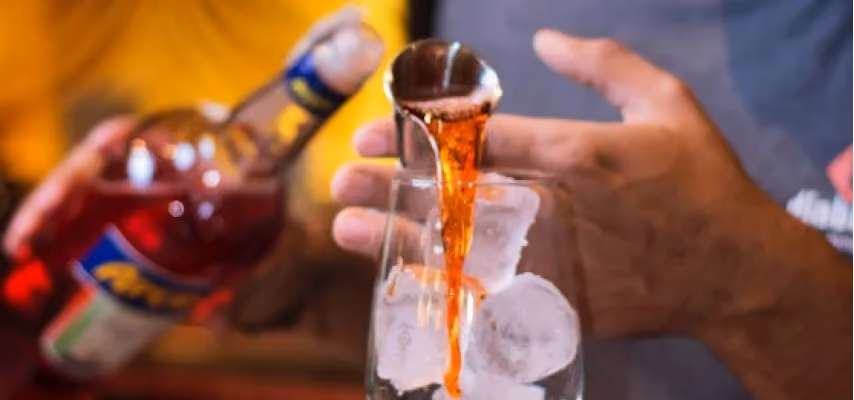 Preparazione di uno spritz 