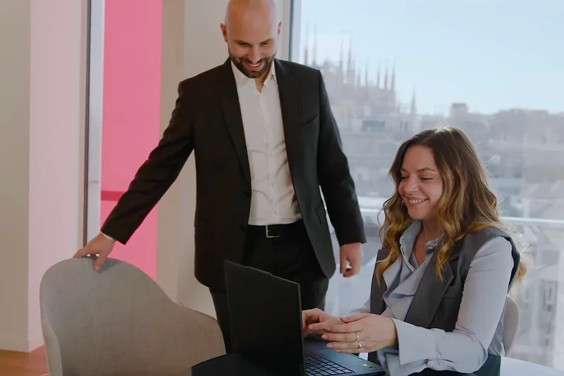 Colleghi durante un meeting aziendale